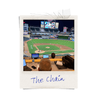 a photo of a baseball field with the words the chien
